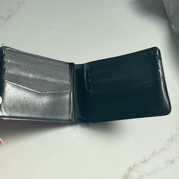 Mens Louis Vuitton wallet - Picture 2 of 4